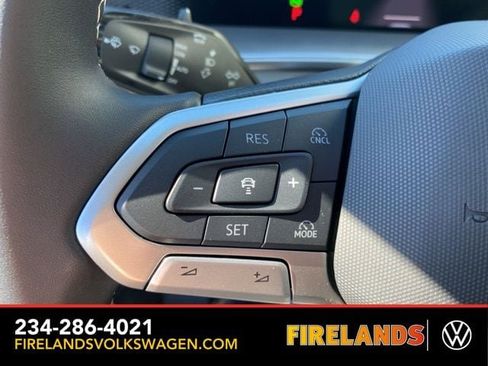 New 2025 Volkswagen Tiguan SE image 29