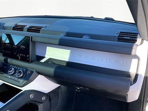 Used 2025 Land Rover Defender 110 S image 16