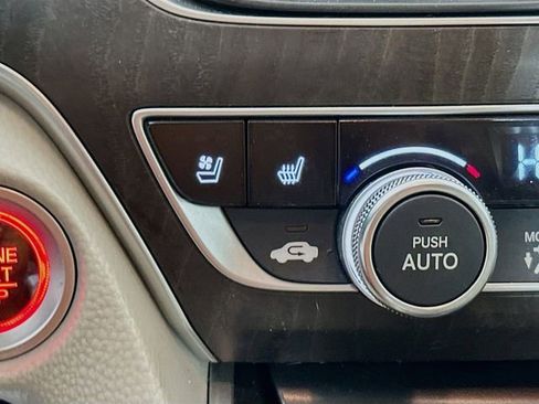 Used 2018 Honda Accord Touring image 21