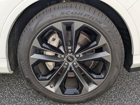 Used 2025 Audi Q7 3.0T Premium Plus image 11