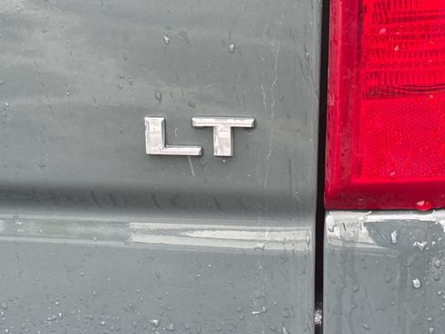Used 2025 Chevrolet Silverado 1500 LT AWD/4WD image 27