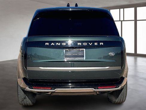 Used 2023 Land Rover Range Rover Autobiography image 4