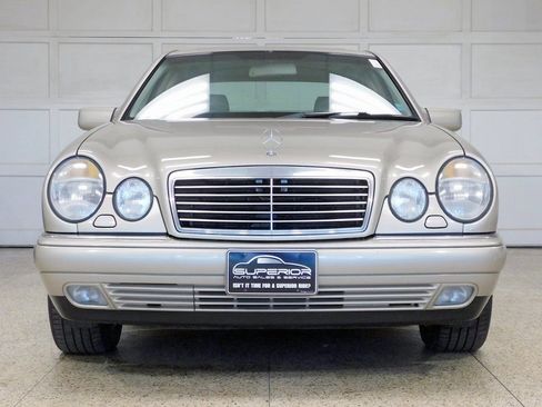Used 1999 Mercedes-Benz E 320 4MATIC Sedan image 2