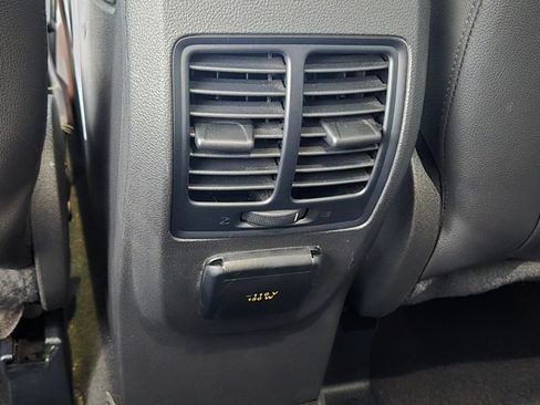 Used 2017 Ford Escape SE w/ Equipment Group 201A FWD image 13