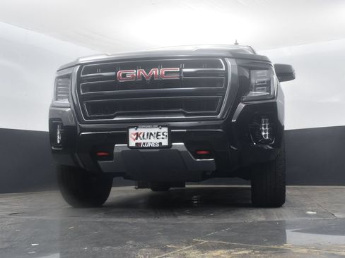 Used 2024 GMC Yukon AT4 w/ Technology Package AWD/4WD image 41
