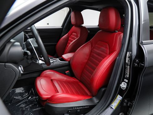 Used 2022 Alfa Romeo Giulia Sprint RWD image 19