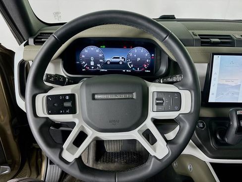 Used 2025 Land Rover Defender 110 S image 12