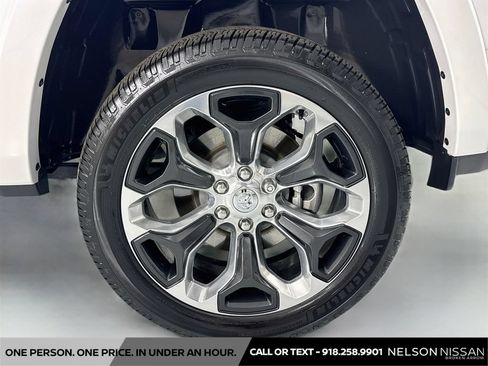 Used 2023 RAM 1500 Limited w/ Body Color Bumper Group AWD/4WD image 33