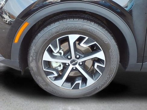 Used 2025 Kia Sportage EX image 10
