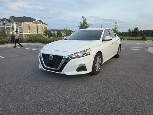 Used 2019 Nissan Altima 2.5 S FWD image 1