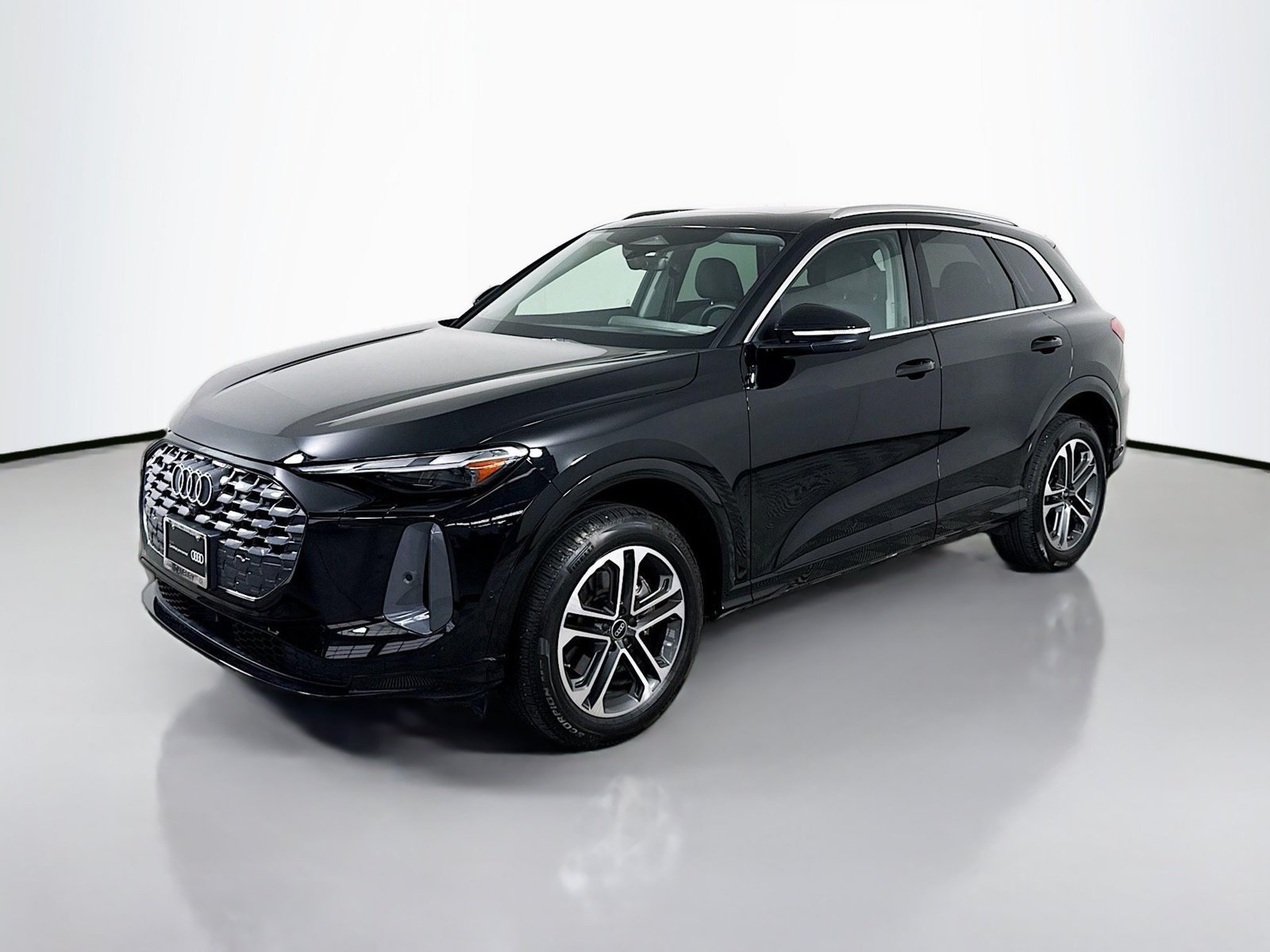 Used 2025 Audi Q5 Premium w/ Convenience Package AWD/4WD image 1