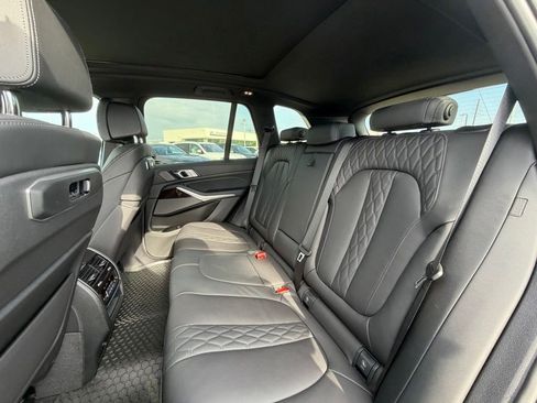 Used 2024 BMW X5 sDrive40i w/ Premium Package RWD image 19