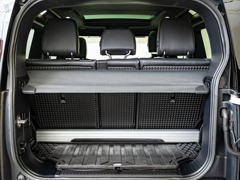 Used 2023 Land Rover Defender 90 S image 19