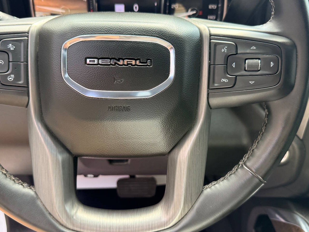 Used 2023 GMC Sierra 2500 Denali w/ Denali Ultimate Package AWD/4WD image 24