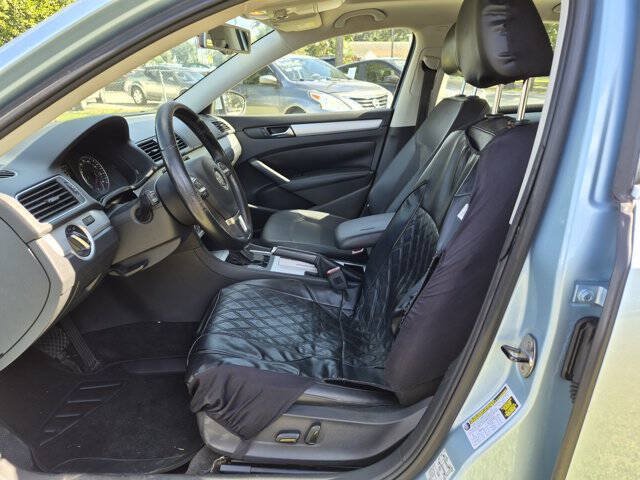 Used 2012 Volkswagen Passat 2.5 SE FWD image 15