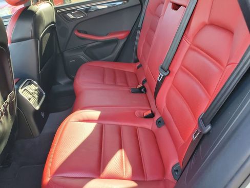 Used 2017 Porsche Macan S image 9