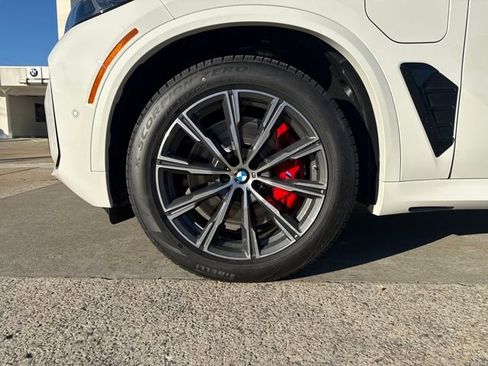 New 2026 BMW X5 xDrive50e w/ Executive Package image 26