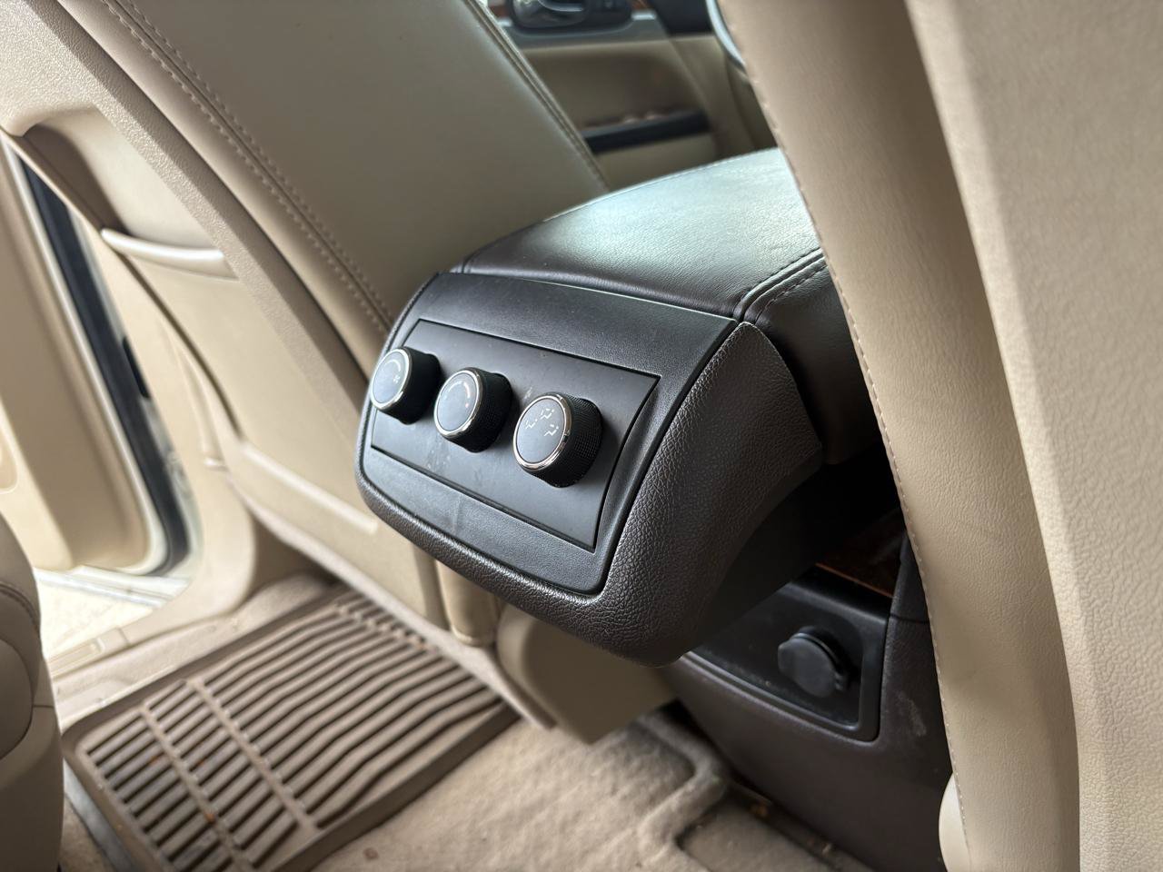 Used 2012 Buick Enclave Leather w/ LPO, Cargo Convenience Pkg FWD image 14