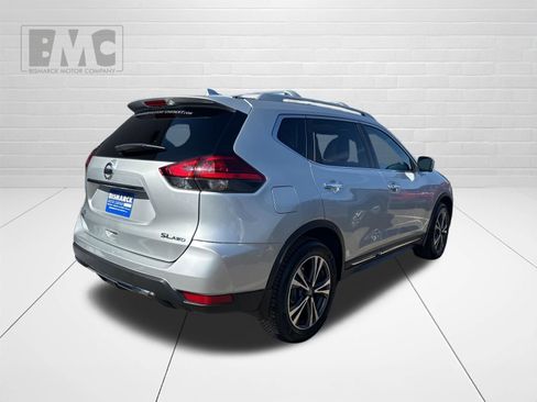 Used 2017 Nissan Rogue SL w/ SL Premium Package image 3