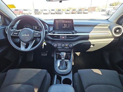 Used 2022 Kia Forte FE image 10