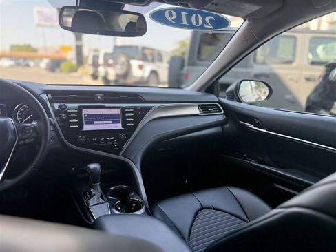 Used 2019 Toyota Camry SE FWD image 24