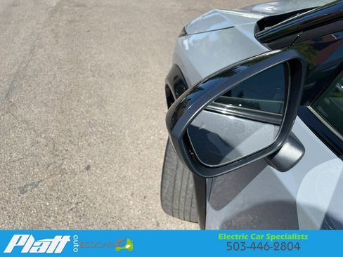 Used 2023 Nissan Ariya AWD image 18
