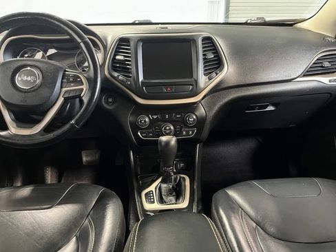 Used 2017 Jeep Cherokee Limited FWD image 20