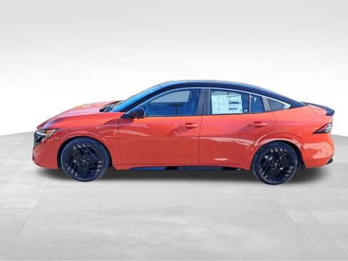 New 2026 Nissan Sentra SR w/ SR Premium Package FWD image 2