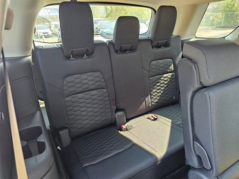 New 2025 Nissan Pathfinder SV image 27