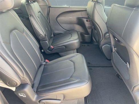 New 2026 Chrysler Pacifica Select image 28