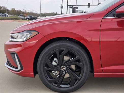 New 2026 Volkswagen Jetta SE image 5