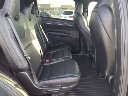 Used 2024 Tesla Model X image 31