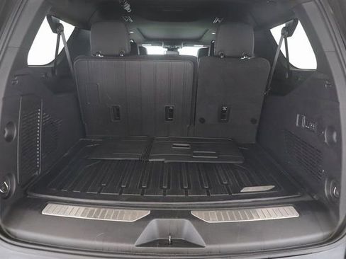 Used 2024 GMC Yukon XL Denali image 31