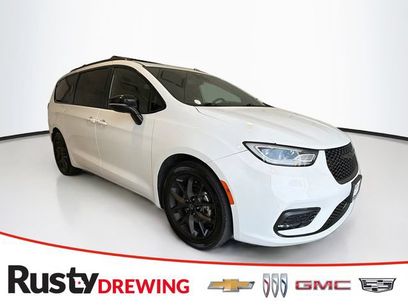 Used 2025 Chrysler Pacifica Limited