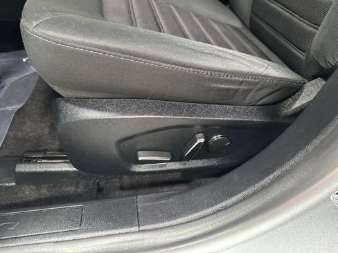 Used 2020 Ford Fusion SE FWD image 4