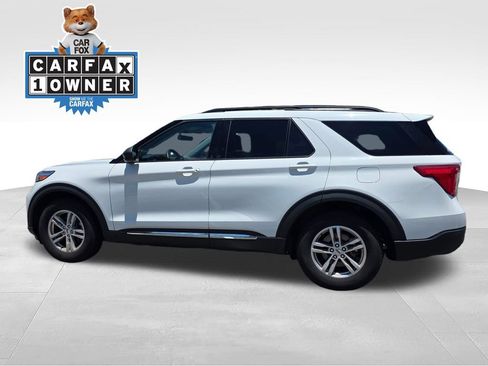 Used 2023 Ford Explorer XLT w/ Equipment Group 202A RWD image 4