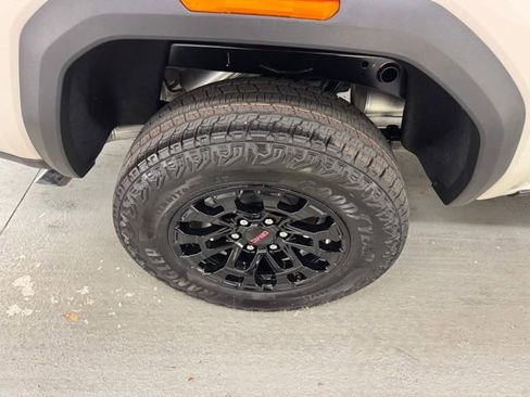 New 2026 GMC Canyon Elevation w/ Convenience Package image 4