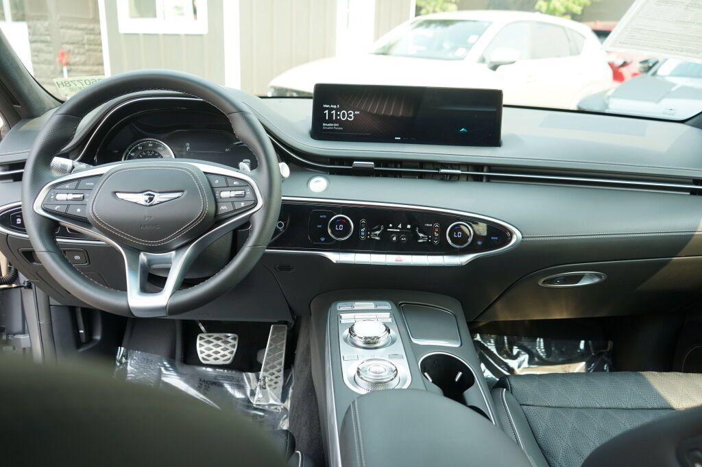 Used 2024 Genesis GV70 3.5T Sport w/ Sport Advanced Package AWD/4WD image 17