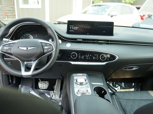 Used 2024 Genesis GV70 3.5T Sport w/ Sport Advanced Package AWD/4WD image 17