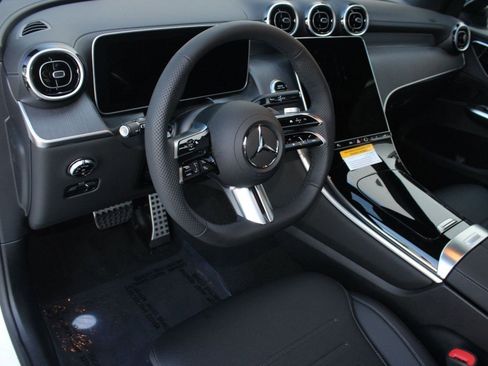 Used 2026 Mercedes-Benz GLC 300 4MATIC image 4