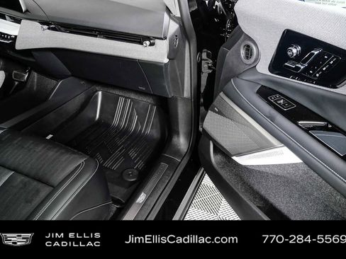 Used 2025 Cadillac Optiq Luxury 2 w/ LPO, Floor Liner Package AWD/4WD image 24