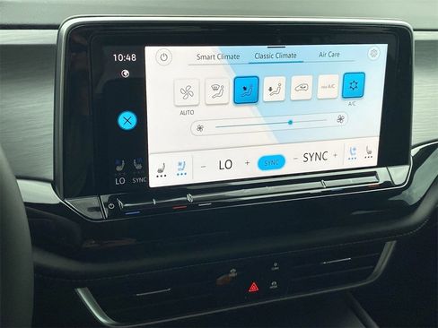 New 2026 Volkswagen Atlas Cross Sport SE image 23