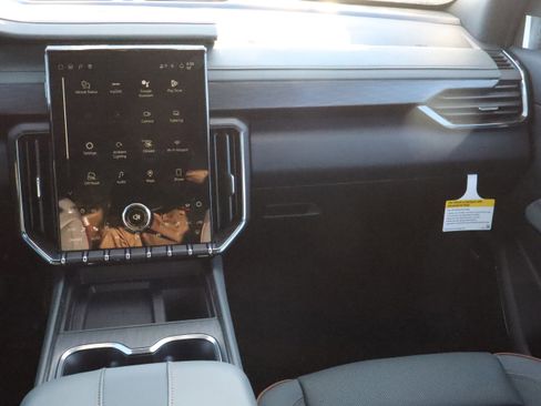 New 2026 GMC Acadia AT4 image 11