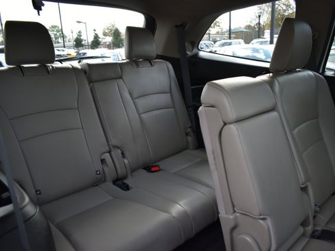 Used 2019 Honda Pilot Touring image 30