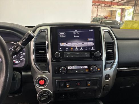 Used 2020 Nissan Titan SV w/ SV Convenience Package AWD/4WD image 15