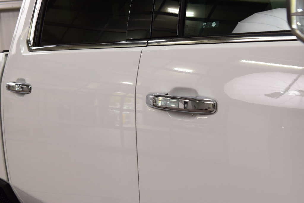 Used 2023 GMC Sierra 3500 Denali AWD/4WD image 16