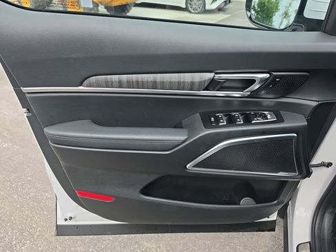 Certified 2025 Kia Telluride SX w/ SX Captain's Chair Package FWD image 18