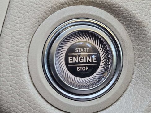 Used 2020 Mercedes-Benz GLC 300 image 29