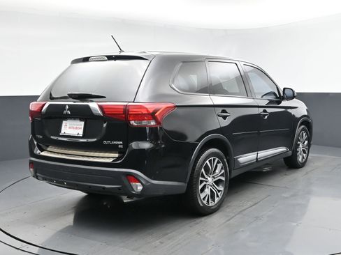 Used 2016 Mitsubishi Outlander SE image 20