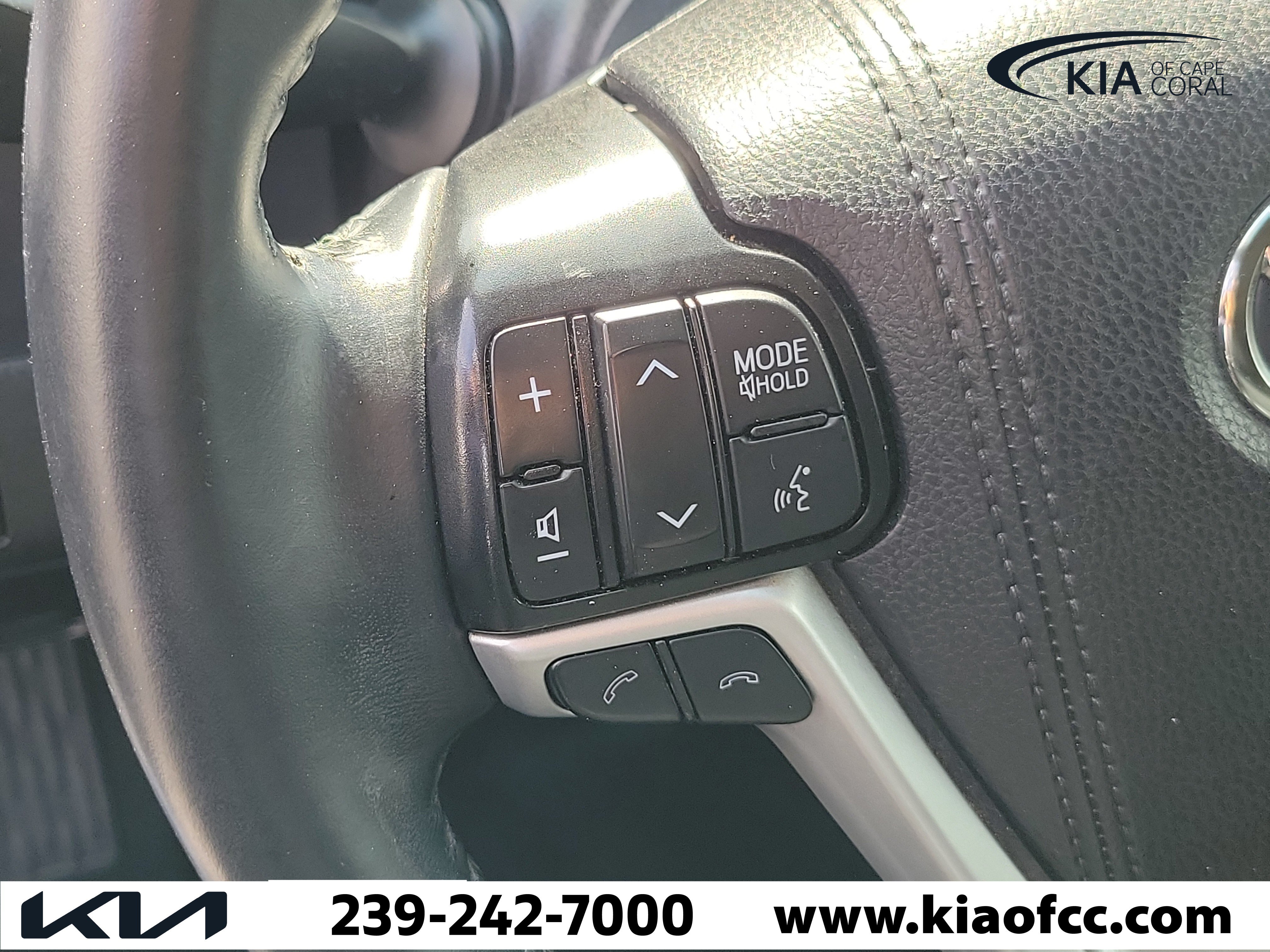 Used 2019 Toyota Highlander XLE FWD image 28